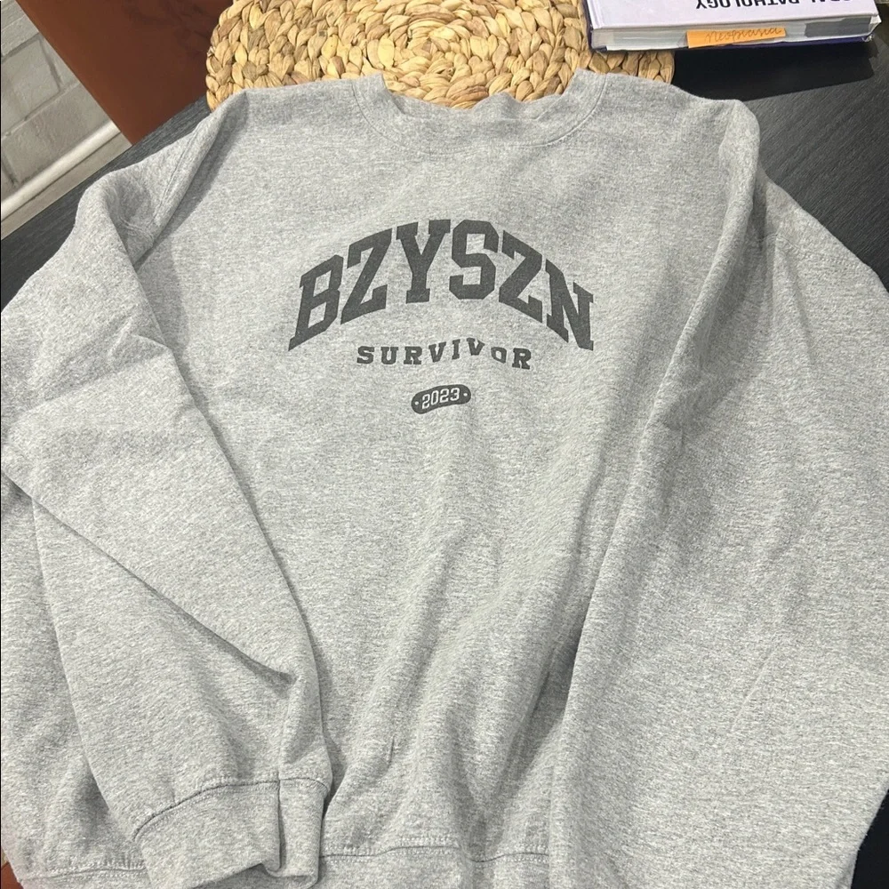 Sweatshirt - Picture 1 of 1